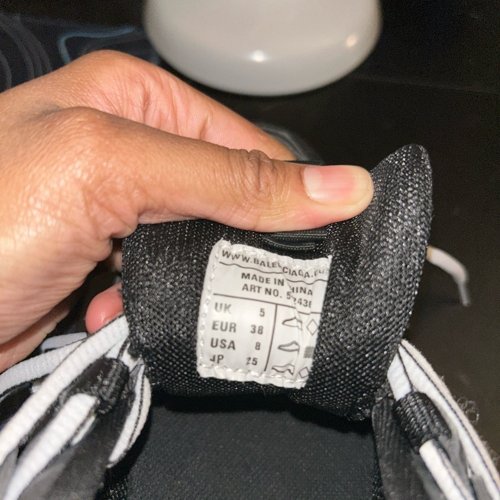 Balenciaga Black and White Chunky Sneakers - Picture 8 of 8